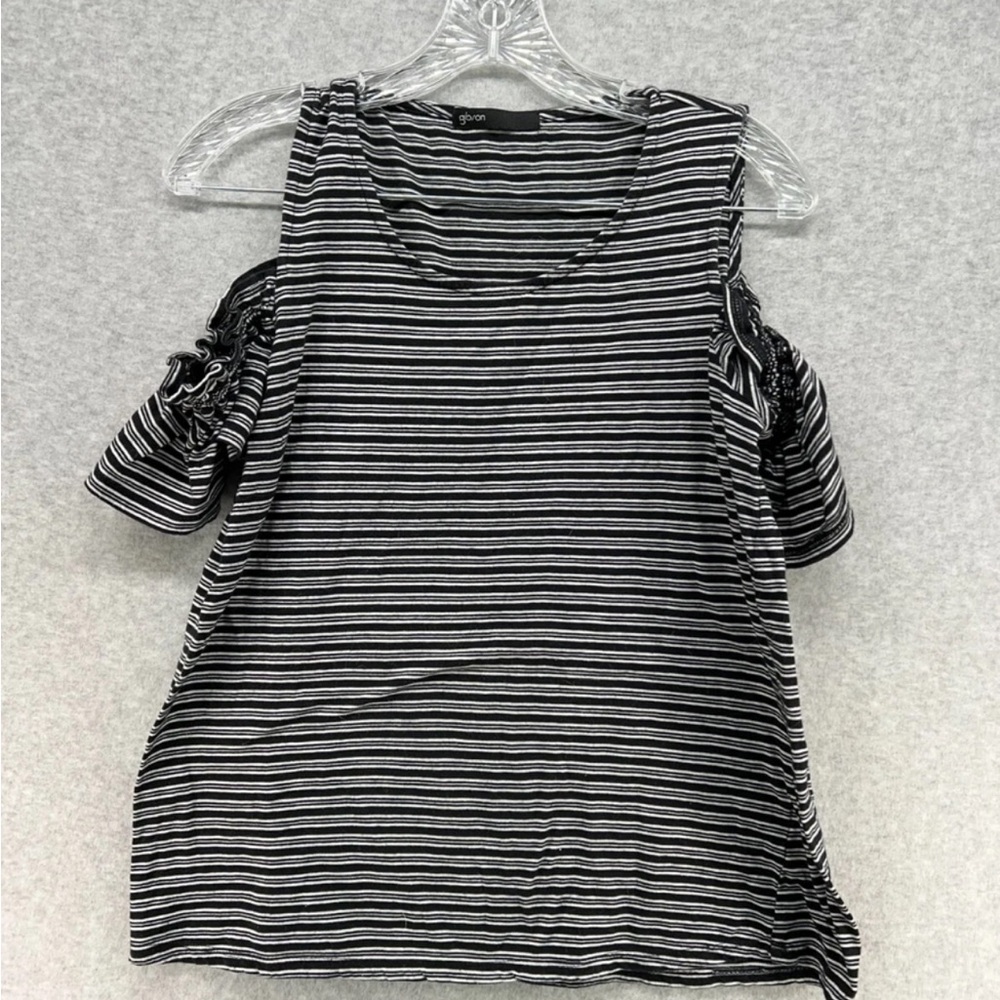 Gibson Striped Cold Shoulder Top in Black and White